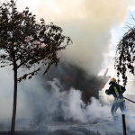 У Луцьку палала будівля на дачному масиві: рятувальники показали наслідки. Фото