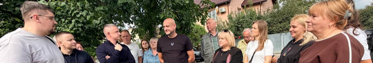У Луцьку мешканці роками чекають на ремонт 2-кілометрової дороги: що пообіцяв Андрій Разумовський