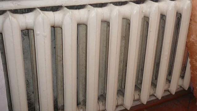 У Луцьку 7-річна дівчинка застрягла рукою в батареї