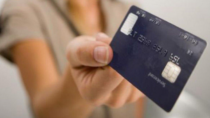 У Луцьку жінка знайшла чужу картку й витратила понад 4 тисячі гривень: як її покарали