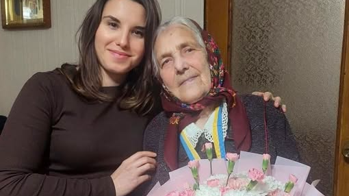 Самотужки підняла на ноги шестеро дітей: на Волині з 90-річчям привітали ювілярку