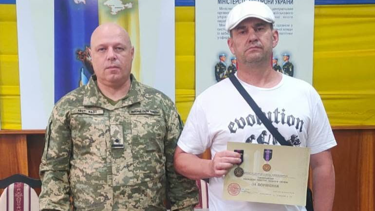 Воював на найгарячіших напрямках: захиснику з Волині вручили медаль «За поранення»