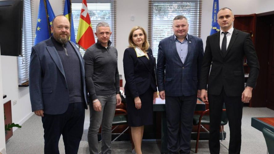 У Луцьку обговорили безпеку шкіл, укриття та інклюзивний простір
