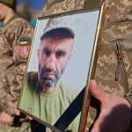 Мав приїхати у відпустку, а повернувся навіки «на щиті»: на Волині попрощалися з Героєм Олександром Маслом