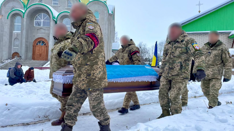 Загинув від важких поранень: на Волині попрощалися із полеглим Героєм Олександром Давидчуком