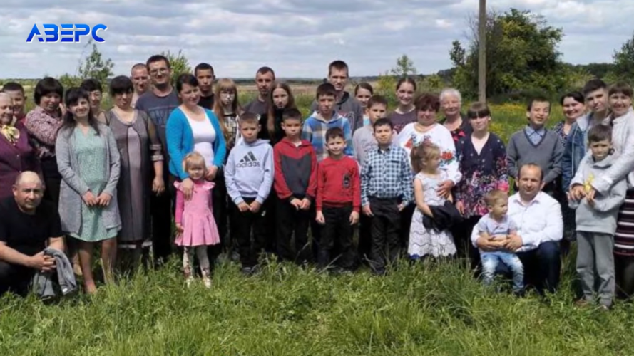 Дві каструлі картоплі й баняк голубців: як бабуся з Волині приймає в гостях велику родину