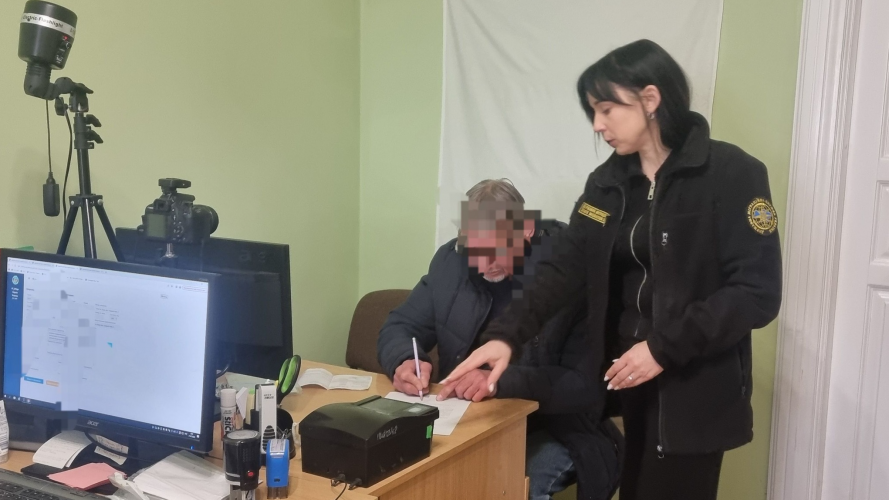 На Волині іноземця оштрафували за проживання з недійсним паспортом