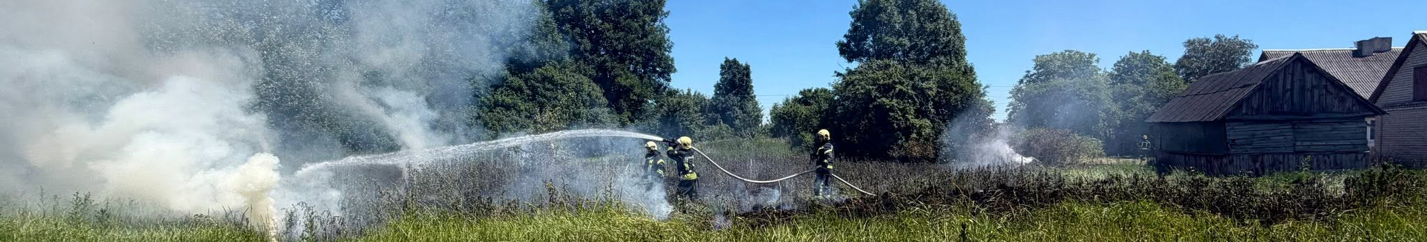 На Волині через необережне поводження з вогнем ледь не згоріла господарська будівля