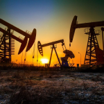 Найбільше в історії зростання за один день: ціни на нафту перевищили позначку 100 доларів за барель