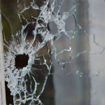 Цілилися свідомо: у місті на Волині невідомі обстріляли квартиру жінки