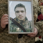 На Великдень обидві матері прощалися із сином назавжди: спогади про полеглого захисника з Волині Любомира Картишева