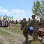 Рік і три місяці вважався зниклим безвісти: на Волині в останню земну путь провели Героя Павла Герасимчука