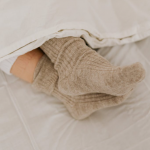 Як захистити шкарпетки від появи дірок