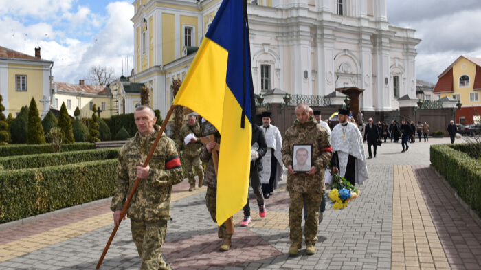 Загинув на Донеччині: у Луцьку попрощалися з Героєм Андрієм Головченком