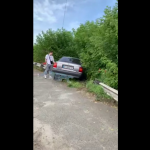У Луцьку на мосту водій авто пробив огорожу і злетів у кювет