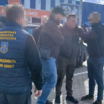 1000 доларів за ввезення товарів без огляду: на Волині митнику повідомили про підозру