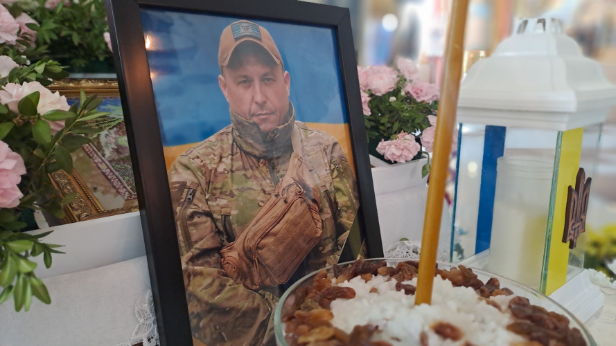 Осиротіла донечка: на Волині в останню дорогу провели захисника Геннадія Білецького