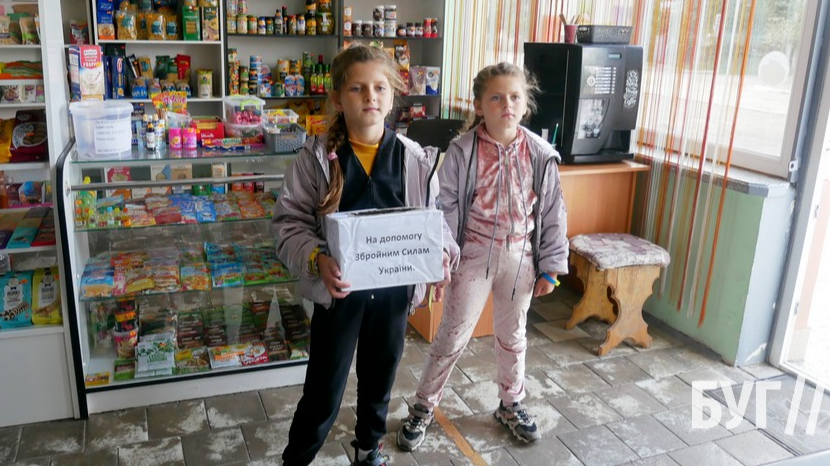 Спочатку продавали городину, а тепер співають: маленькі сестри з Волині зібрали 17,5 тисяч гривень на ЗСУ