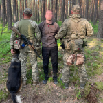 На Волині затримали ухилянтів, які втікали через ліс і ховалися від дронів. Відео