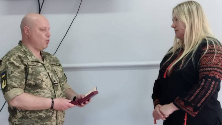Президент посмертно нагородив волинського офіцера: орден передали його дружині