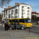 ДТП у Луцьку: легковик зіткнувся з маршруткою