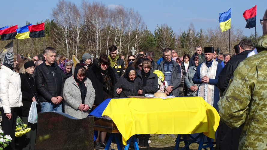 На Волині провели в останню путь Героя Василя Кравчука, який загинув два роки тому