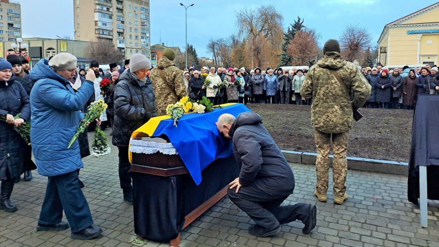 Упродовж 13 місяців його доля залишалася невідомою: на Волині поховали Героя Романа Лайтара