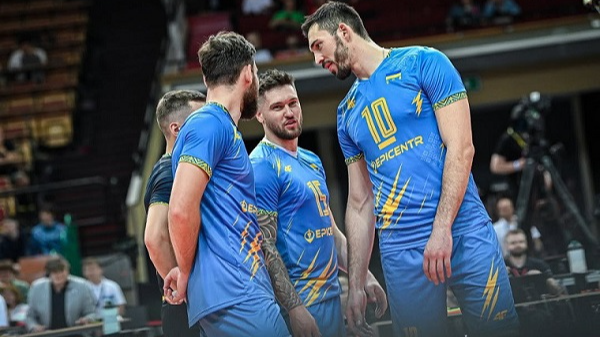 Волейбольна Україна вболіває за нашу збірну!