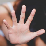 На Волині суд залишив у СІЗО 34-річного підозрюваного в зґвалтуванні рідних доньок