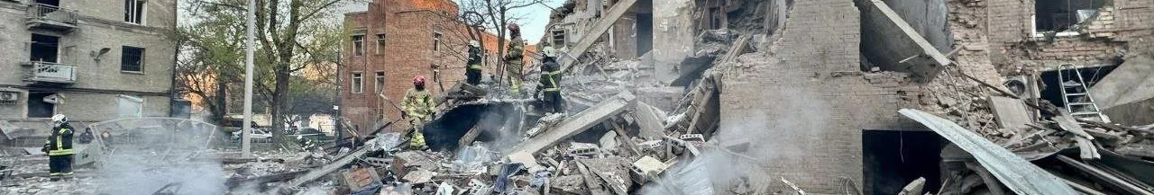 Один з постраждалих будинків у Дніпрі