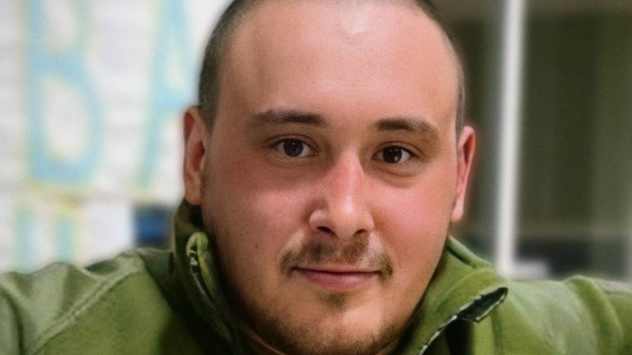 Пройшов ворожий полон, але трагічно загинув за кордоном: на Волинь прямує кортеж із 24-річним прикордонником Олександром Бичком