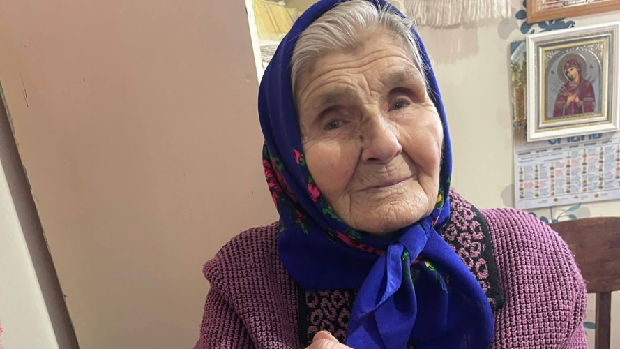І нині сама готує їсти та підтримує порядок у домі: історія життя 90-річної бабусі з Волині