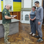 На Волині родині зниклого безвісти захисника передали відзнаку Головнокомандувача ЗСУ «Золотий Хрест»