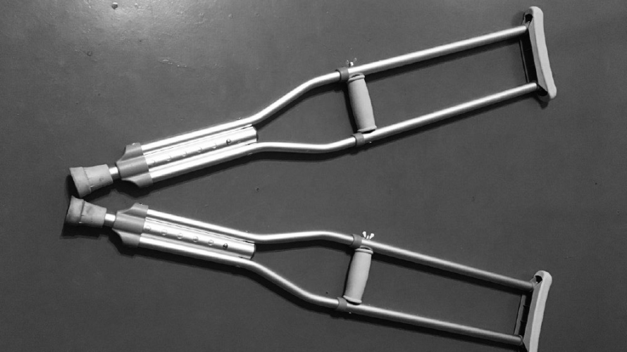 На зупинці у Ківерцях чоловік побив дитину милицею: що відомо