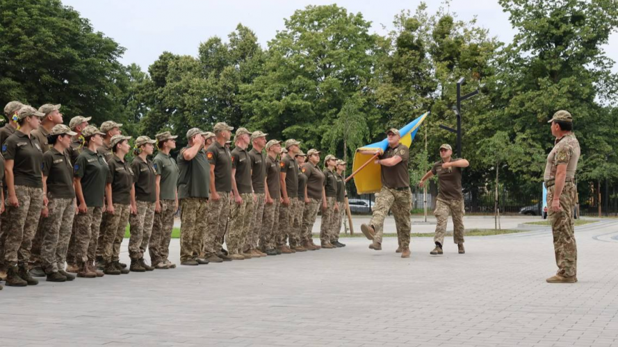 Служити Україні: курсанти волинського вишу склали військову присягу