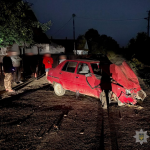 На Волині 20-річний водій напідпитку врізався в паркан: травмувався неповнолітній