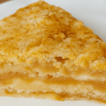 Насипний яблучний пиріг «Три склянки»: найпростіший десерт, який підкорив соцмережі