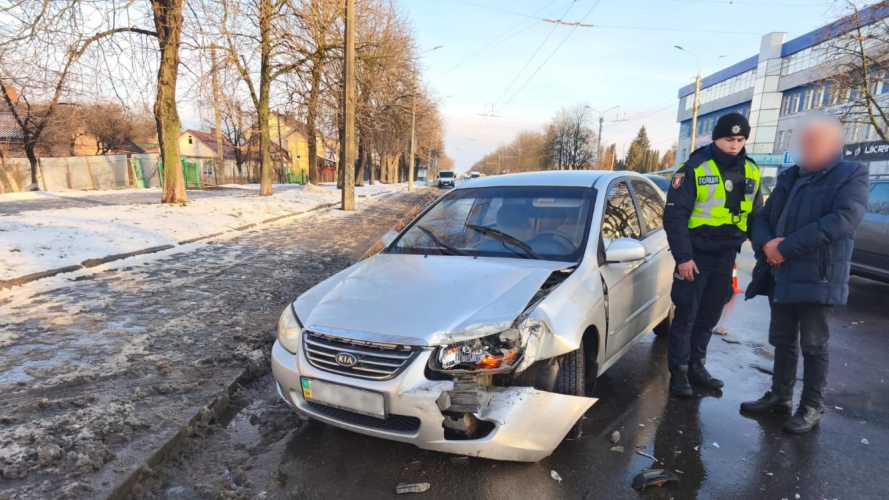 У Луцьку п'яний водій намагався відкупитися від патрульних після ДТП