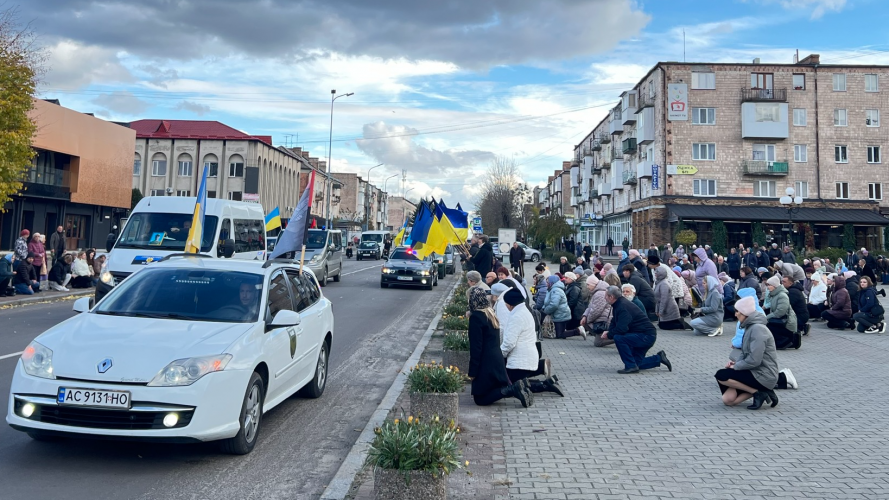 Понад рік вважався зниклим безвісти: на Волині попрощались з Героєм Романом Яковлевим