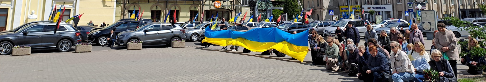 «Тато – моя душа, яку з мене вирвали»: на Волині в один день попрощалися з двома Героями - Максимом Плотніковим та Русланом Фатхудіновим