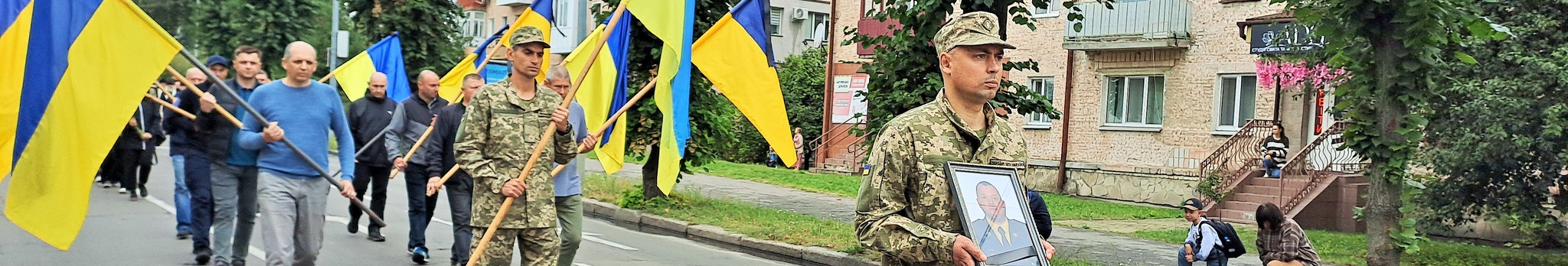 Воїн, захисник і батько чотирьох донечок: на Волині в останню дорогу провели 43-річного Героя Олександра Дригулю