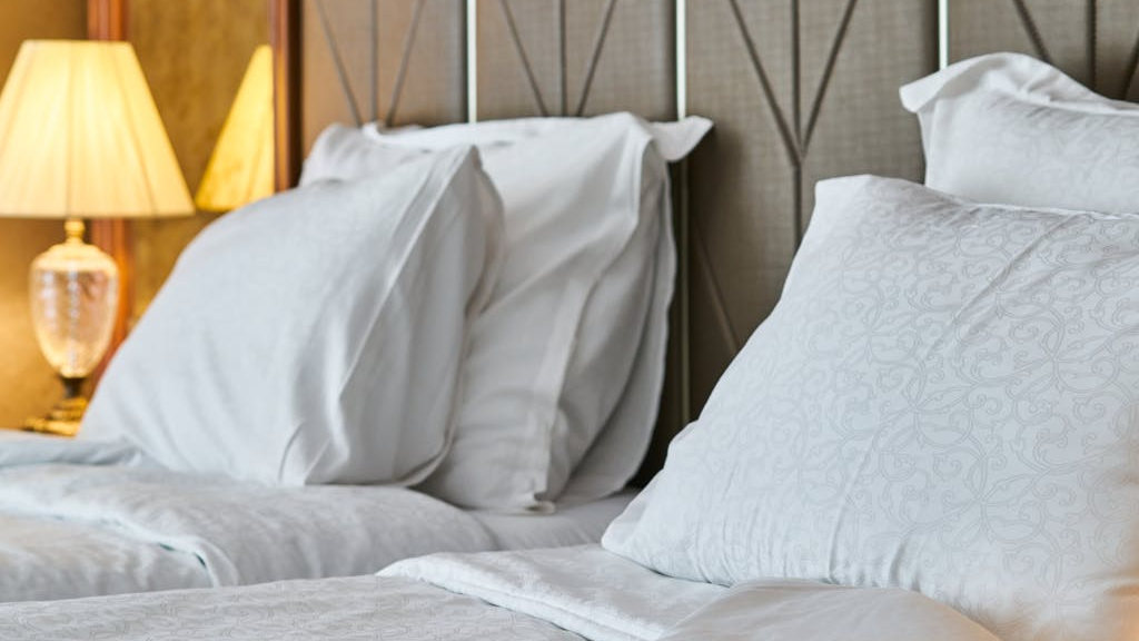 Як відбілити подушку вдома: простий спосіб