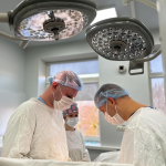 На Волині лікарі успішно виконали комплексну операцію з усунення двох гриж під однією анастезією