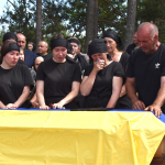 Кохана – у чорному, село – в сльозах: на Волині попрощалися з молодим Героєм Володимиром Черевком