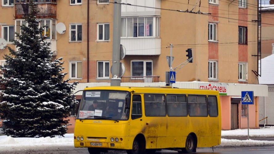 У Луцькому районі через нестачу водіїв їздитиме менше автобусів