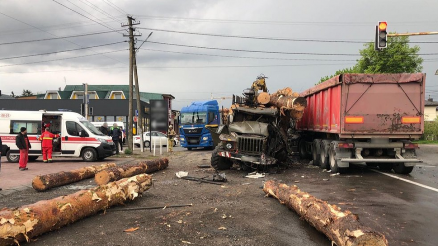 Важко постраждав водій лісовоза: на Волині судили винуватця потрійної ДТП