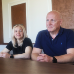 48 поїздок в Україну: історія волонтера з Британії, який приїхав на Волинь попрощатися з другом-Героєм