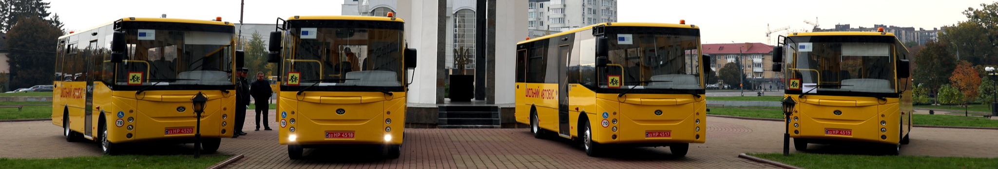 Чотири громади Волині поповнили автопарк сучасними шкільними автобусами