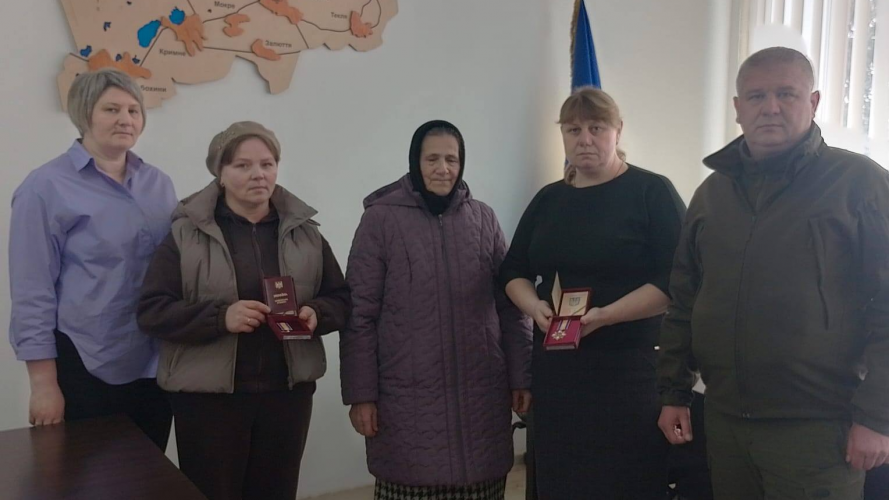 У громаді на Волині ордени «За мужність» вручили родинам загиблих захисників України