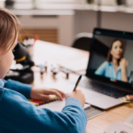 Учні Луцької громади тимчасово вчитимуться вдома: причини дистанційки